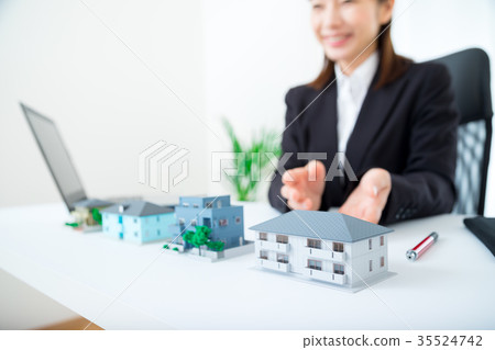 房地產獨戶住宅小型房產稅房地產投資諮詢免稅大廈或房子 35524742