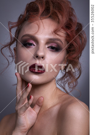 Creative portrait of a teenage girl 35526002