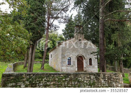 Ancient church close to Tar, Istria, Croatia. Ancient church close to Tar, Istria, Croatia. 35528587