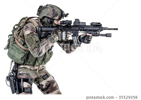 French paratrooper with weapons 35529356