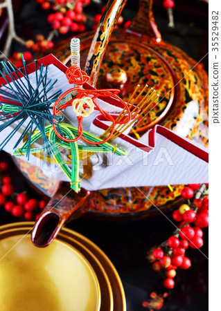 金賽Butsui裝飾和金杯 35529482