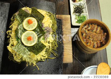 平舖的蕎麥麵和米飯 35530369