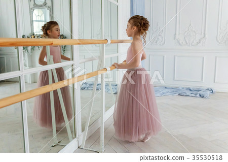 Young ballet dancer in dance class 35530518