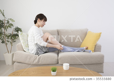 抗腫脹的女人 35533880