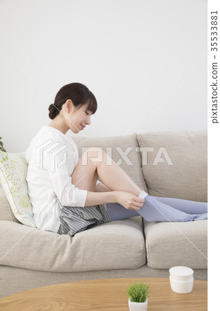 Anti-swelling woman 35533881