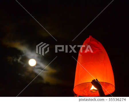 Lantern and full moon Lantern and full moon 35536274
