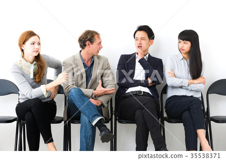 People arguing 35538371