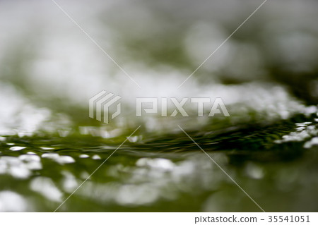 從水面看見的河 從水面看見的河 35541051