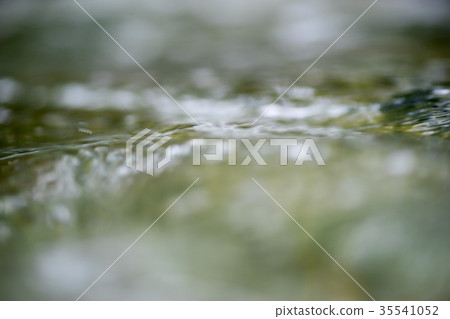 從水面看見的河 從水面看見的河 35541052