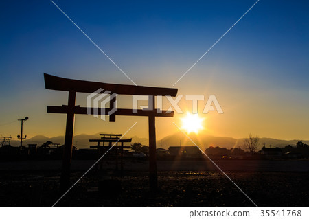 Sunset in the sea torii Saga Prefecture Tara-cho 35541768
