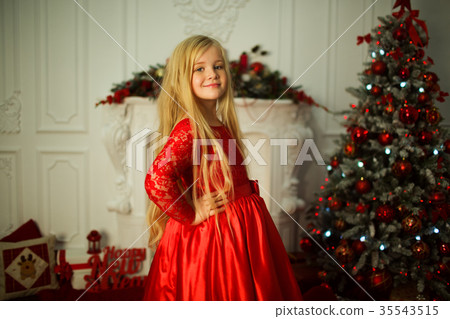 Portrait of pretty blonde girl is wearing fashion Portrait of pretty blonde girl is wearing fashion 35543515