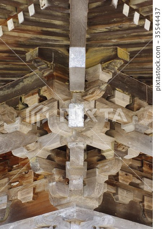 信州上田Maeyamaji三重塔的文化遺產國家重要文化財產室町時代的三重塔，也被稱為“未完成的塔” 35544437