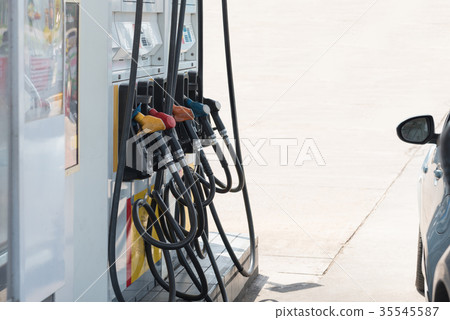 Handle fuel nozzle to refuel 35545587