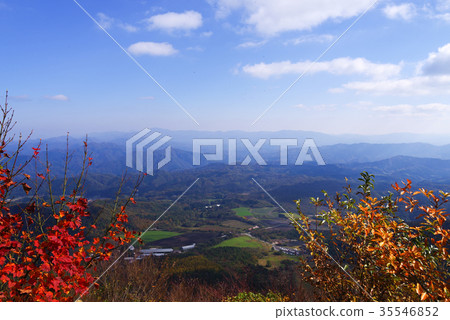 On the way to Mt. Sanpei On Sanbo mountain climbing trail 2017 Autumn Autumn leaves On the way to Mt. Sanpei On Sanbo mountain climbing trail 2017 Autumn Autumn leaves 35546852
