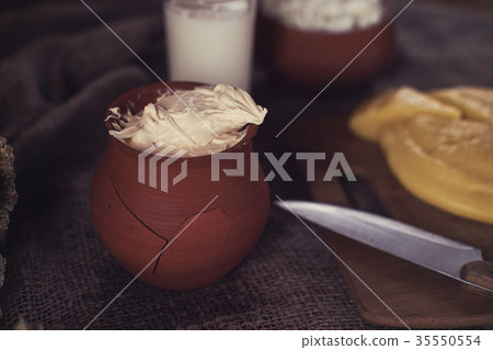 Organic domestic food 35550554