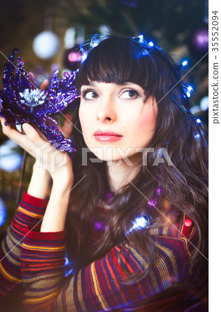 Beauty glamor Woman celebrating Christmas Beauty glamor Woman celebrating Christmas 35552094