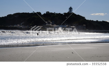 颱風過後,湘南海(江之島和衝浪者) 颱風過後,湘南海(江之島和衝浪者) 35552538