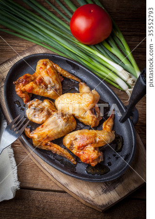 Fried chicken wings. Fried chicken wings. 35552793
