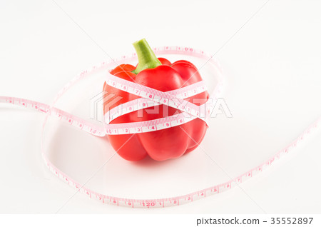 辣椒粉包裹在測量(紅色) 辣椒粉包裹在測量(紅色) 35552897