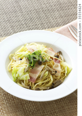 Japanese style pasta 11 with bacon and sea bream Japanese style pasta 11 with bacon and sea bream 35554824