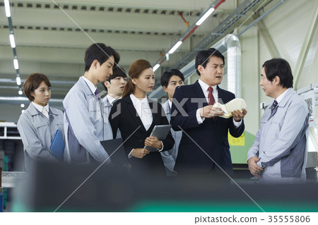 Factory, worker, businesswoman, business woman, scolded Factory, worker, businesswoman, business woman, scolded 35555806