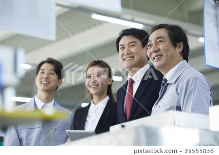 Factory, Explanations, Businessman, Business Woman 35555836