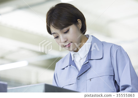 Factory, production line, worker 35555863