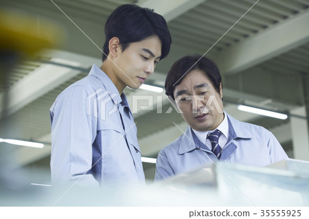 工廠,工人,商人 工廠,工人,商人 35555925