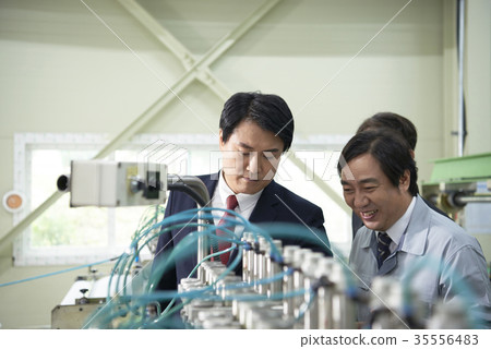 工廠,工人,商人 工廠,工人,商人 35556483