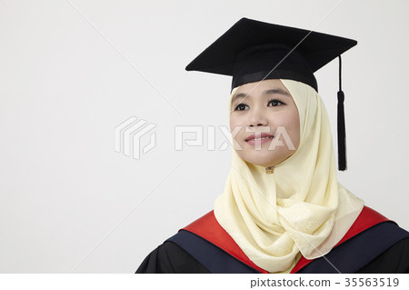 College degree. 35563519