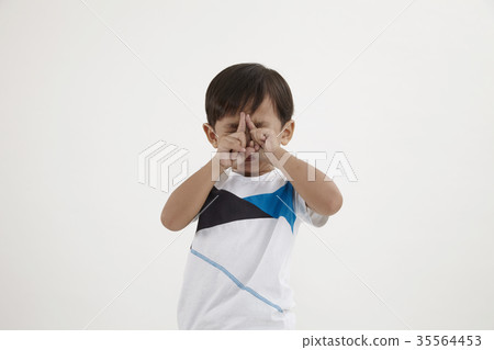 boy concentrate 35564453