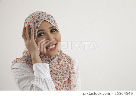 portrait of malay woman 35564549
