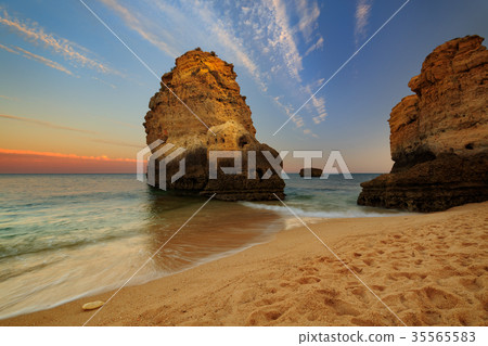 Praia de Sao Rafael, Algarve, Portugal 35565583