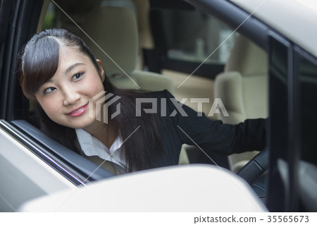 Women driving Women driving 35565673