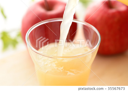 Apple juice 35567673