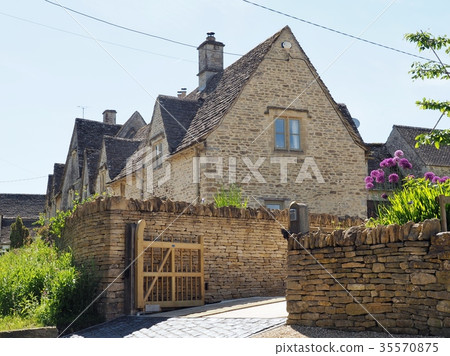 Bibury scenery Bibury scenery 35570875