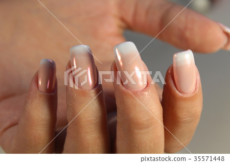 stylish design of manicure 35571448