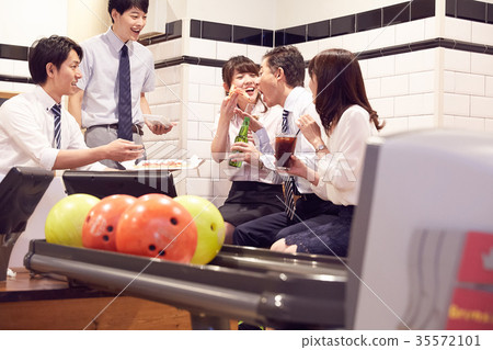 Business person enjoying bowling 35572101