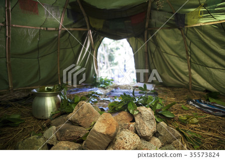 Mexican or Indian Sauna Hut - Stock image 35573824