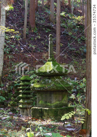Shinshu-Ueda Jorakuji石頭多層寶塔的文化遺產 Shinshu-Ueda Jorakuji石頭多層寶塔的文化遺產 35574734