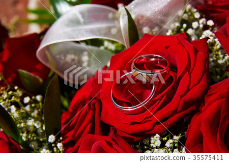 wedding bouquet red roses wedding bouquet red roses 35575411