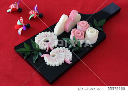 Kamaboko cut out 35576660