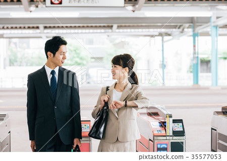 Business Men and women Train photography cooperation · Keio Electric Railway Co., Ltd. Business Men and women Train photography cooperation · Keio Electric Railway Co., Ltd. 35577053