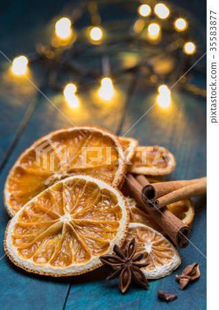 Dried oranges with anise and cinnamon 35583877