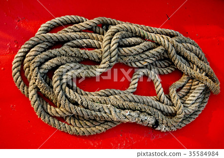 rope to moor the boat 35584984