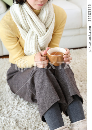 Drink a warm drink Drink a warm drink 35585526