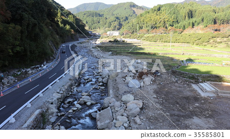 鳥瞰圖2017年10月31日在九州北部的強降雨之後的Higashimine村莊高塚 35585801