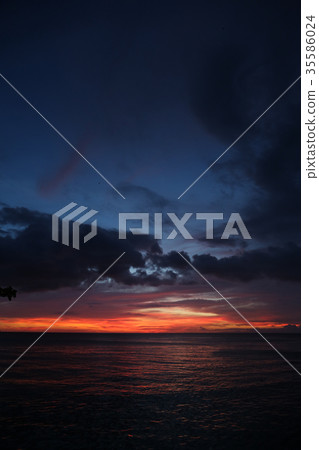 sunset in Boracay view from sea 35586024