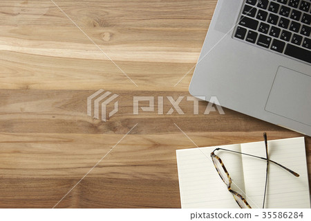 PC cafe table 35586284