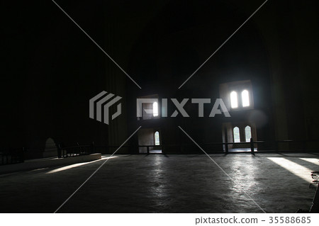 Windows and Sunlight 35588685